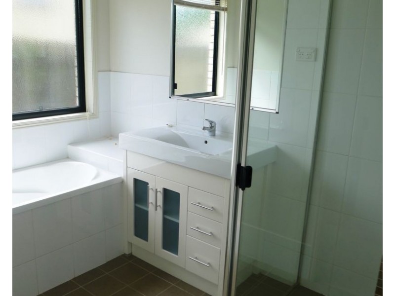 10 Charles Street, Howard QLD 4659