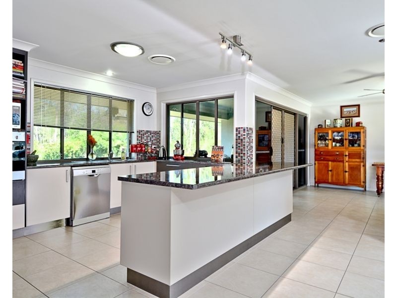 2 Steley, Howard QLD 4659