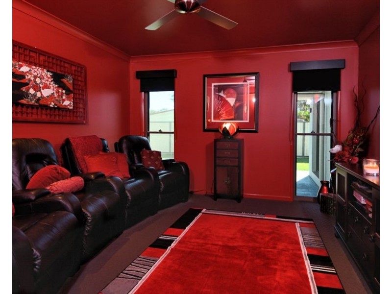 2 Steley, Howard QLD 4659