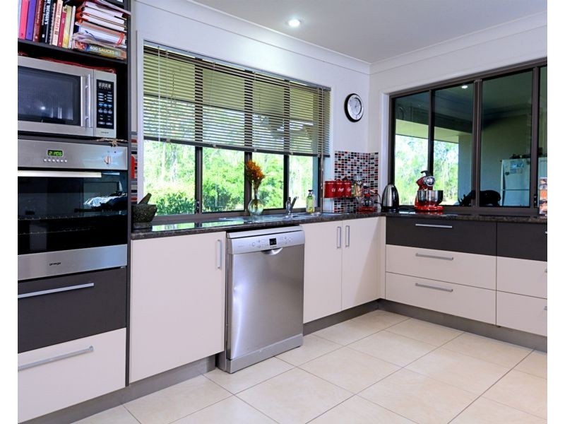 2 Steley, Howard QLD 4659