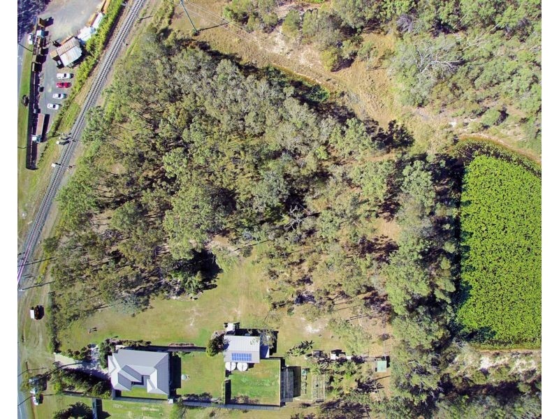 2 Steley, Howard QLD 4659