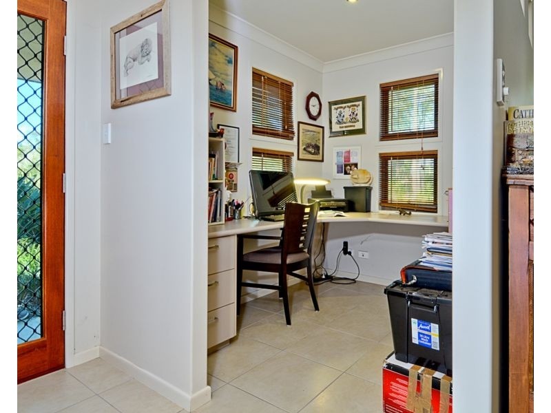 2 Steley, Howard QLD 4659