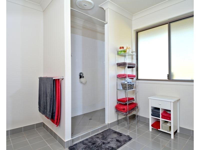 2 Steley, Howard QLD 4659