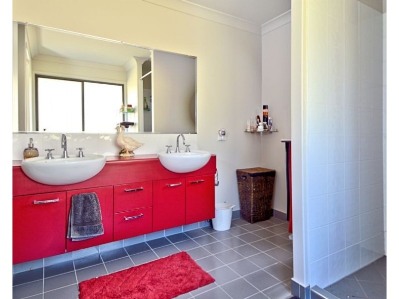 2 Steley, Howard QLD 4659