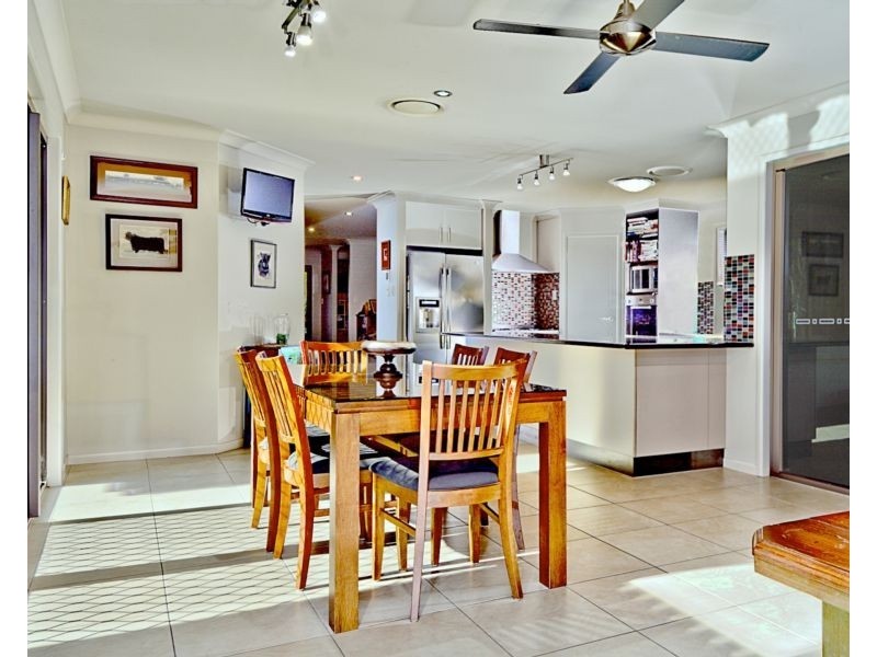 2 Steley, Howard QLD 4659