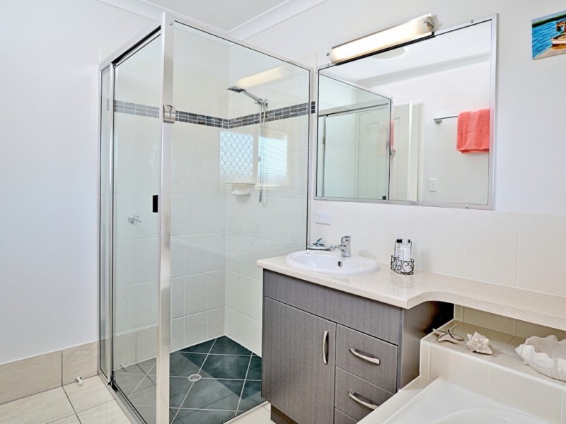 5 Lucas Drive, Burrum Heads QLD 4659