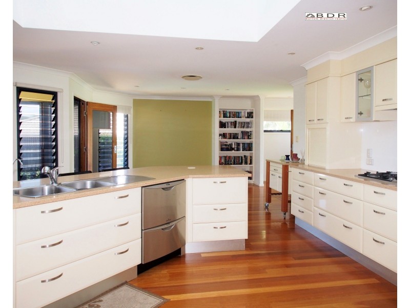 1 Krista Court, Burrum Heads QLD 4659