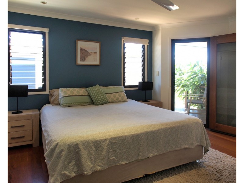 1 Krista Court, Burrum Heads QLD 4659