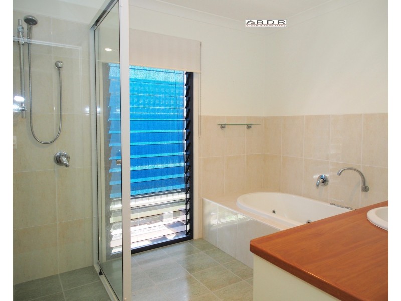 1 Krista Court, Burrum Heads QLD 4659