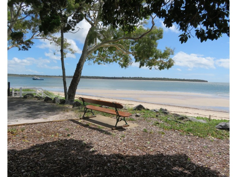 1 Krista Court, Burrum Heads QLD 4659