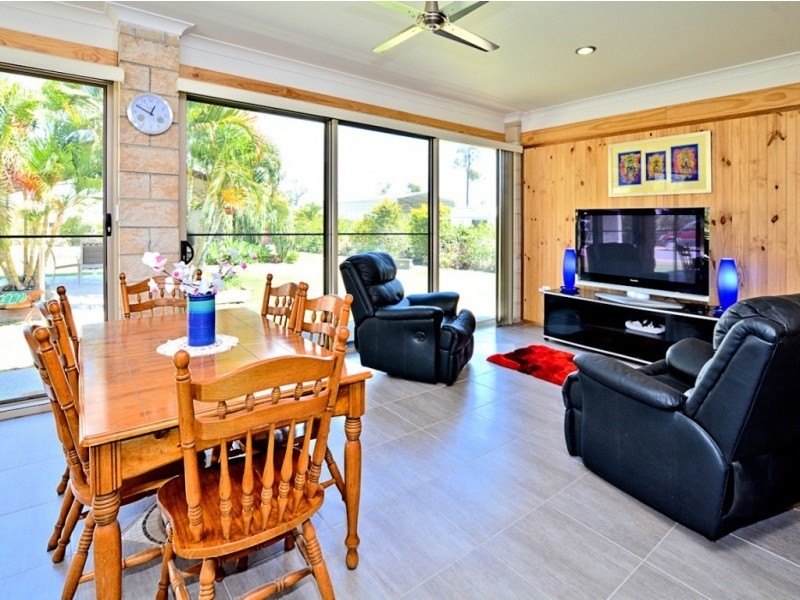 4 Brypat Close, Burrum Heads QLD 4659