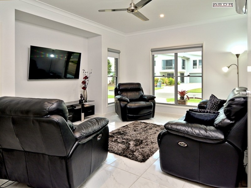 9 Traviston Way, Burrum Heads QLD 4659