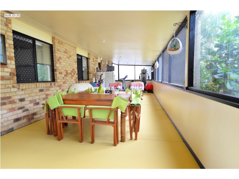 11 Lakeside Drive, Burrum Heads QLD 4659