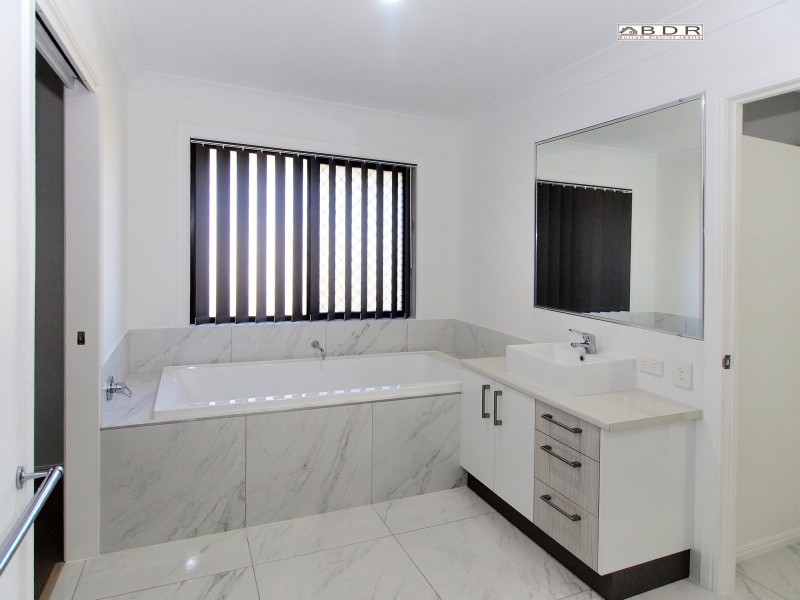 4 Southfork Cct, Burrum Heads QLD 4659