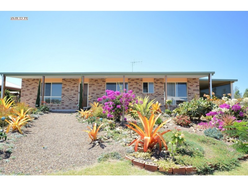 90 Beach Drive, Burrum Heads QLD 4659