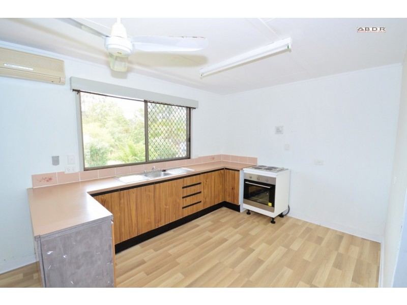 25 James Street, Howard QLD 4659