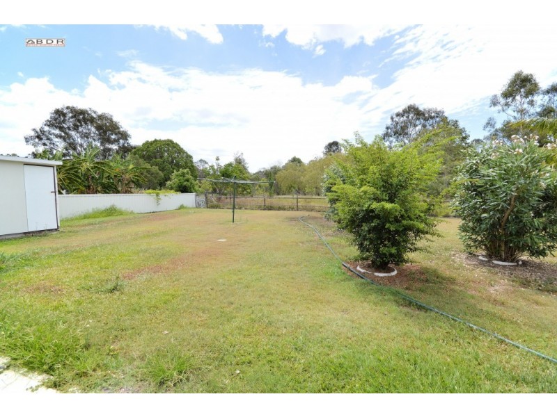 25 James Street, Howard QLD 4659