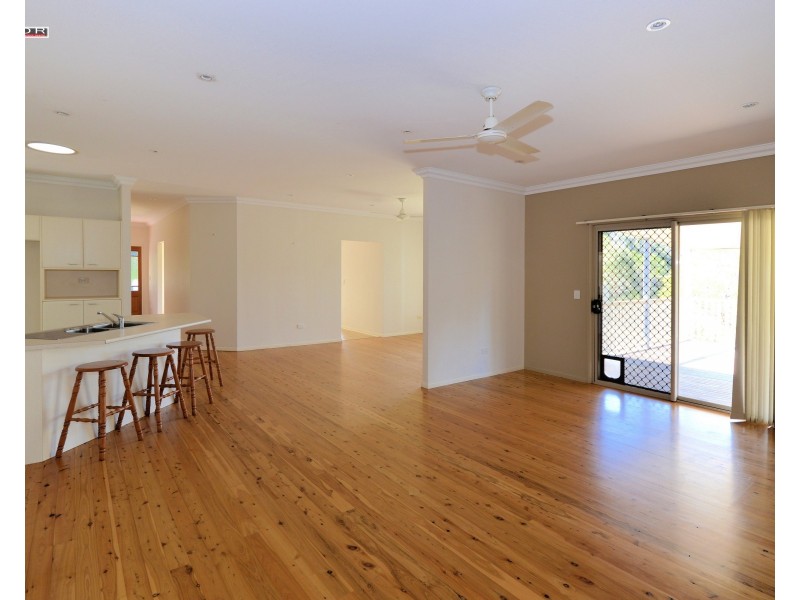 68 Old Bruce Hwy, Howard QLD 4659