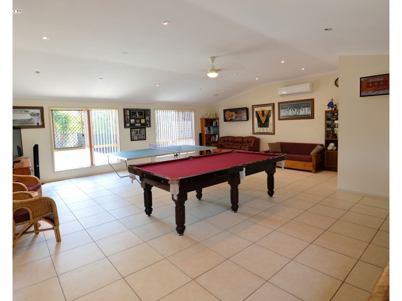 63 Gregory St, Howard QLD 4659