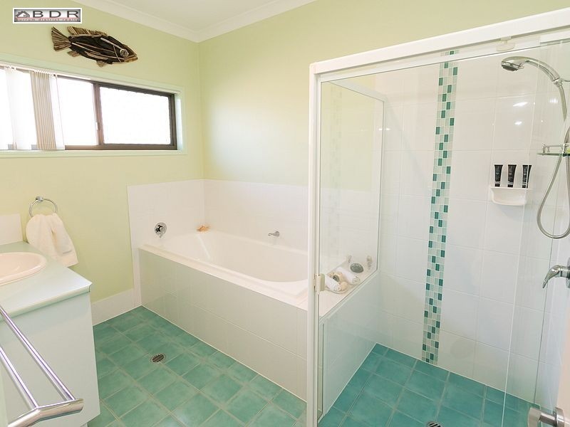 35 NORTHSHORE AVENUE, Toogoom QLD 4655