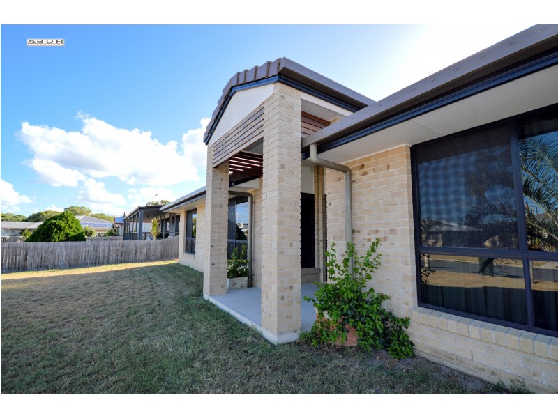 3 Lakes Bvd, Burrum Heads QLD 4659