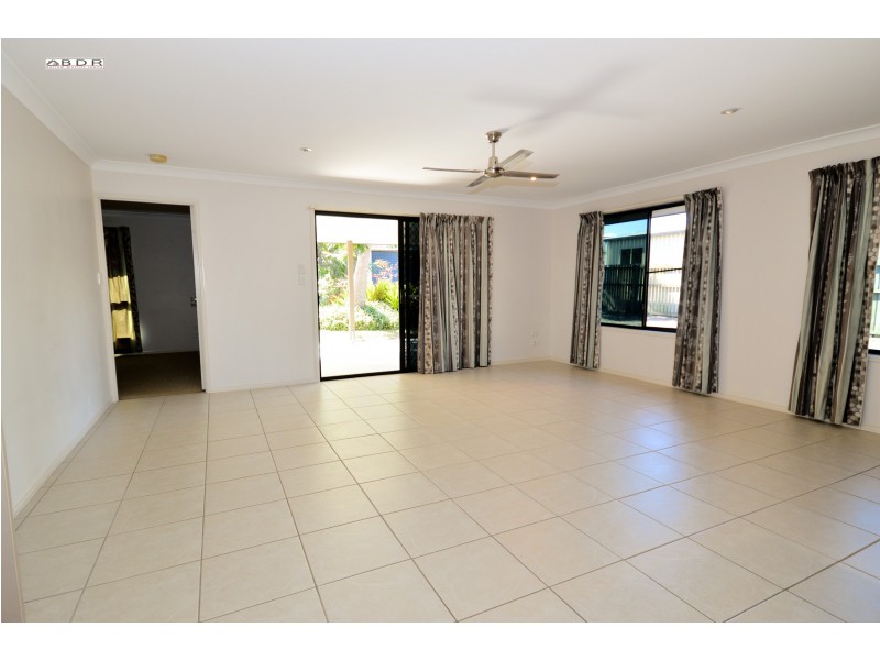 3 Lakes Bvd, Burrum Heads QLD 4659