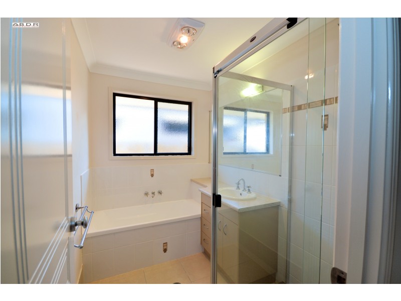 3 Lakes Bvd, Burrum Heads QLD 4659