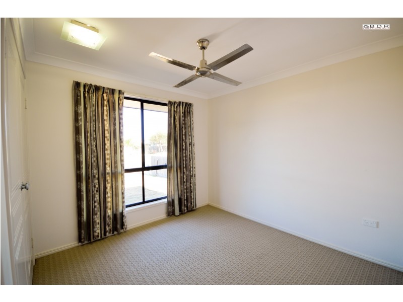 3 Lakes Bvd, Burrum Heads QLD 4659