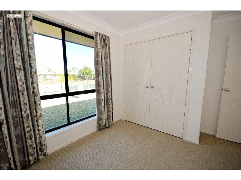 3 Lakes Bvd, Burrum Heads QLD 4659