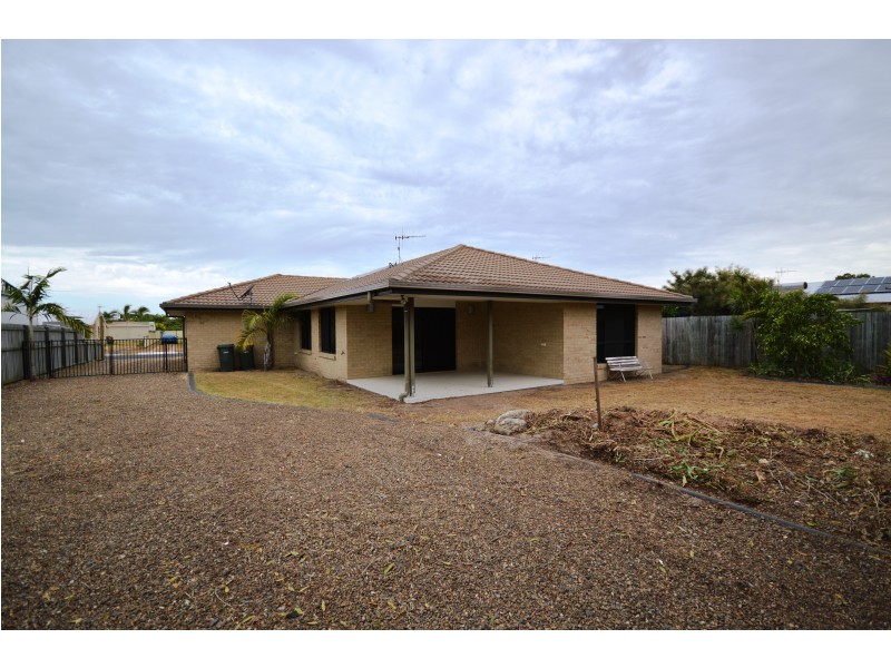 3 Lakes Bvd, Burrum Heads QLD 4659