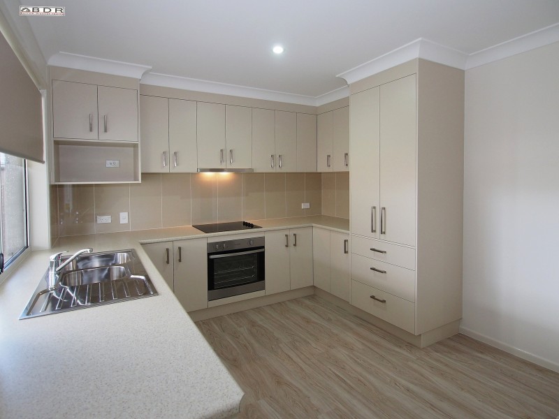 2/1 Traviston Way, Burrum Heads QLD 4659