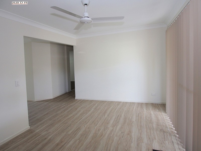 2/1 Traviston Way, Burrum Heads QLD 4659