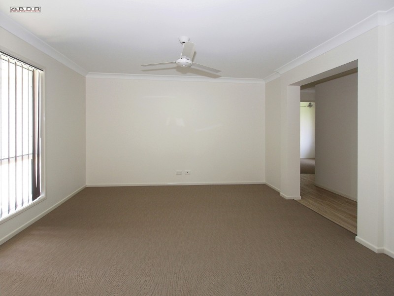 2/1 Traviston Way, Burrum Heads QLD 4659