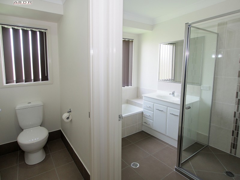 2/1 Traviston Way, Burrum Heads QLD 4659