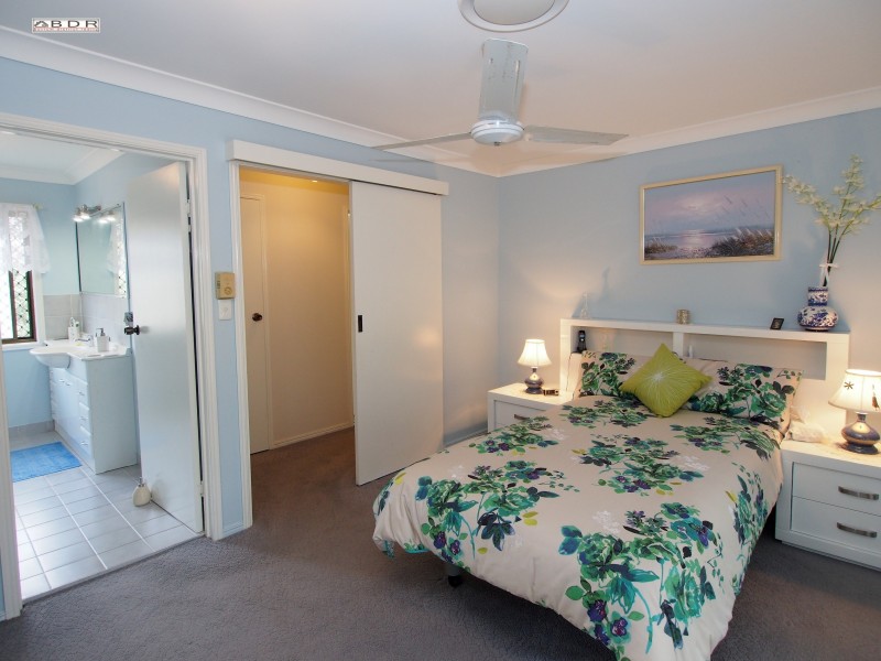 9 Island Close, Pacific Haven QLD 4659