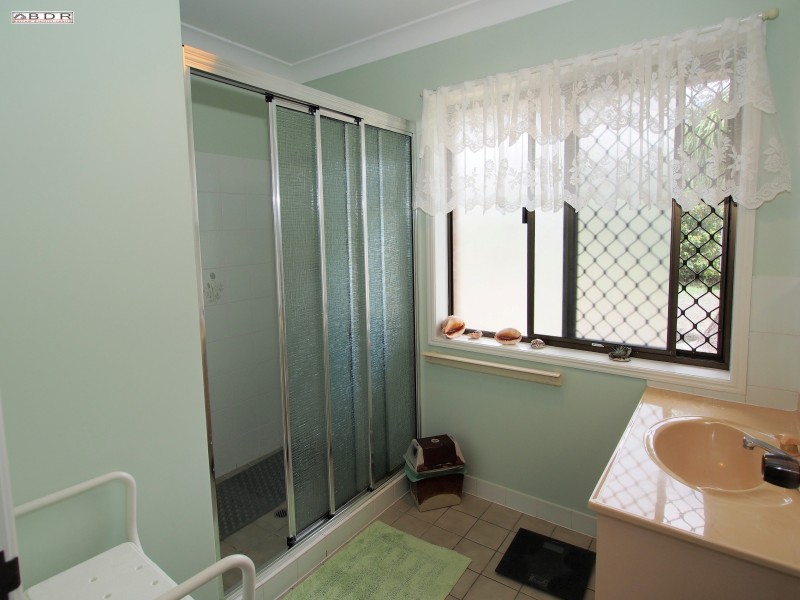 9 Island Close, Pacific Haven QLD 4659