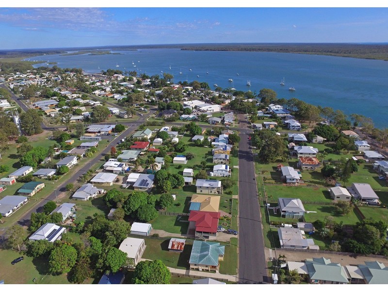 75 Burrum Street, Burrum Heads QLD 4659