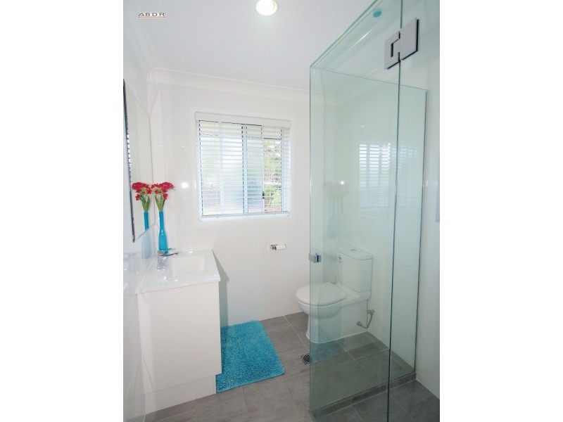 12 Lakeside Drive, Burrum Heads QLD 4659