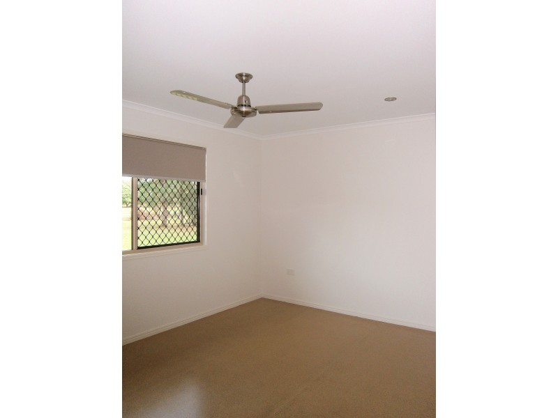 35 East Street, Howard QLD 4659