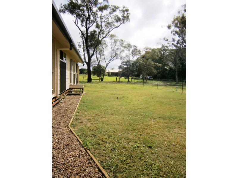 35 East Street, Howard QLD 4659