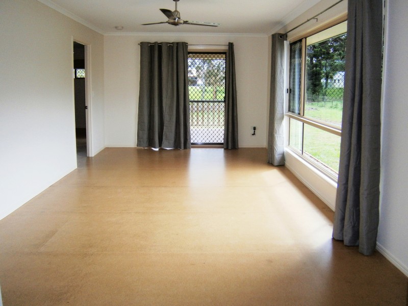 33 East Street, Howard QLD 4659