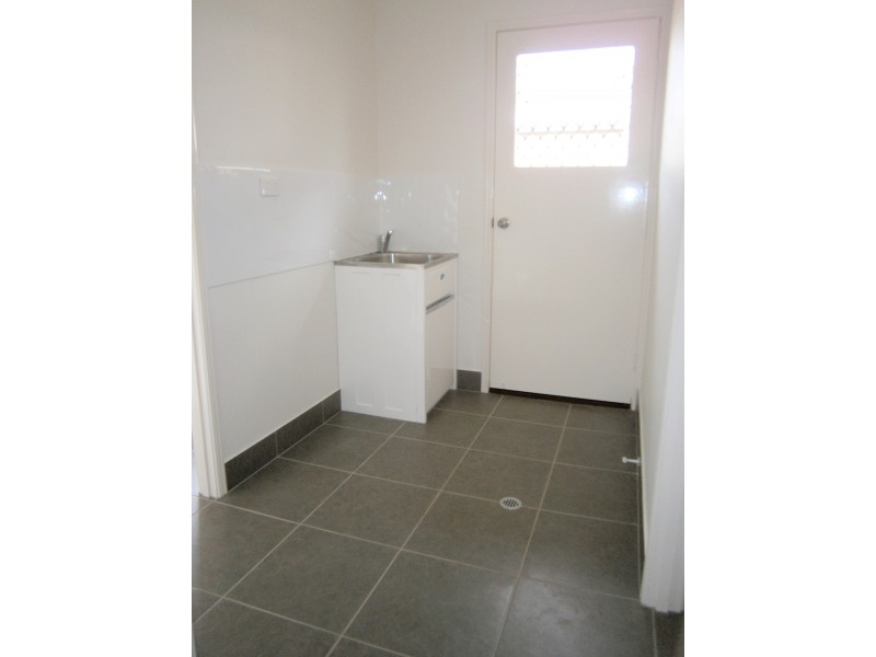 33 East Street, Howard QLD 4659