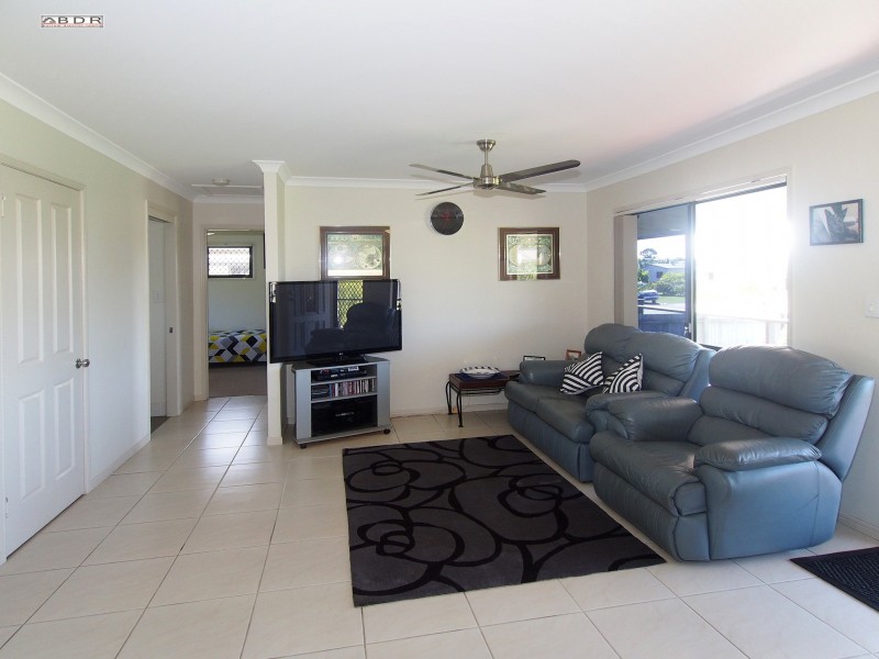 5 Lakes Boulevard, Burrum Heads QLD 4659