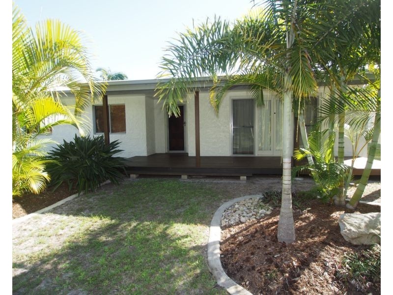 37 Burrum Heads Rd, Burrum Heads QLD 4659