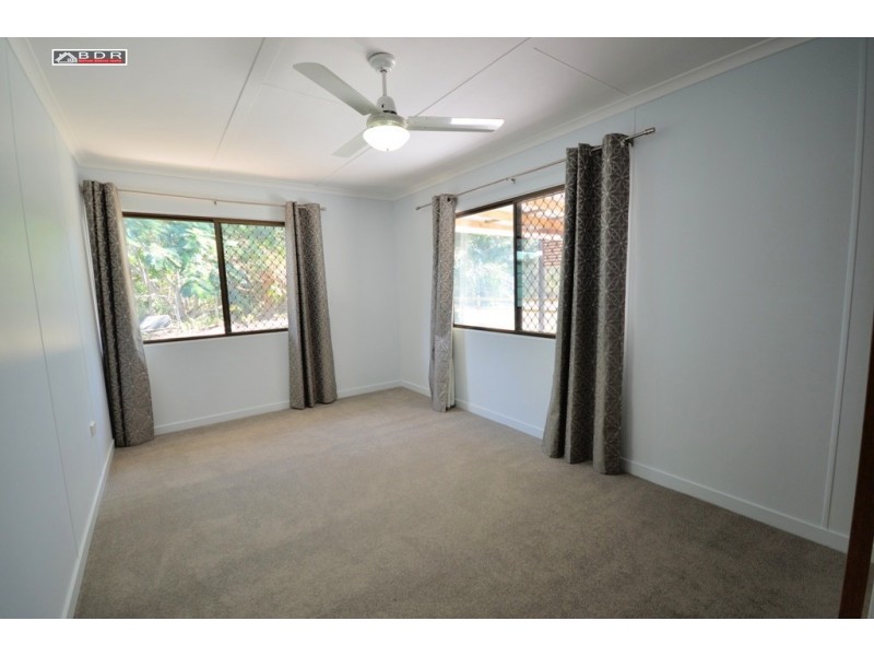 86 Old Bruce Highway, Howard QLD 4659