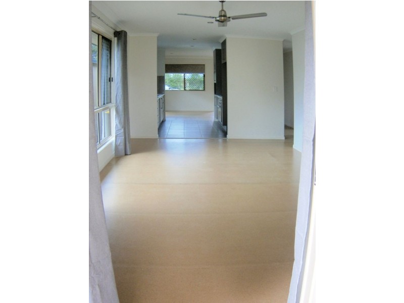 33 East Street, Howard QLD 4659