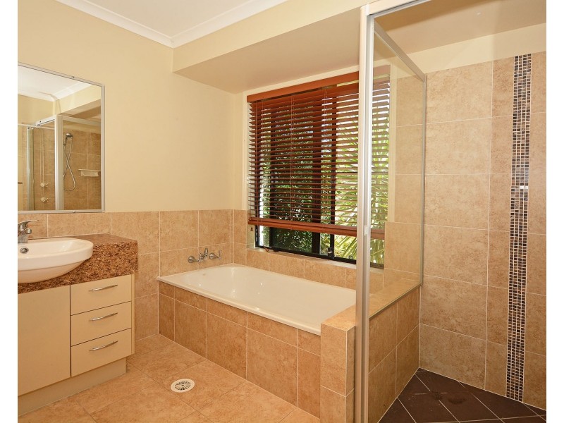 1 Brypat Close, Burrum Heads QLD 4659