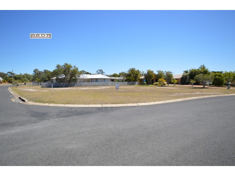18 Lakes Blvd, Burrum Heads QLD 4659