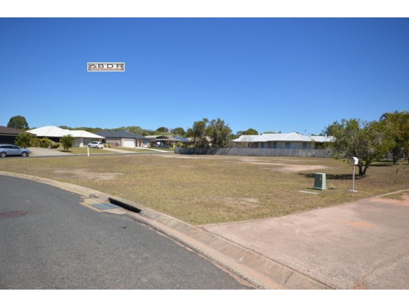 18 Lakes Blvd, Burrum Heads QLD 4659