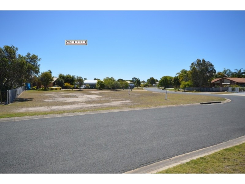 18 Lakes Blvd, Burrum Heads QLD 4659